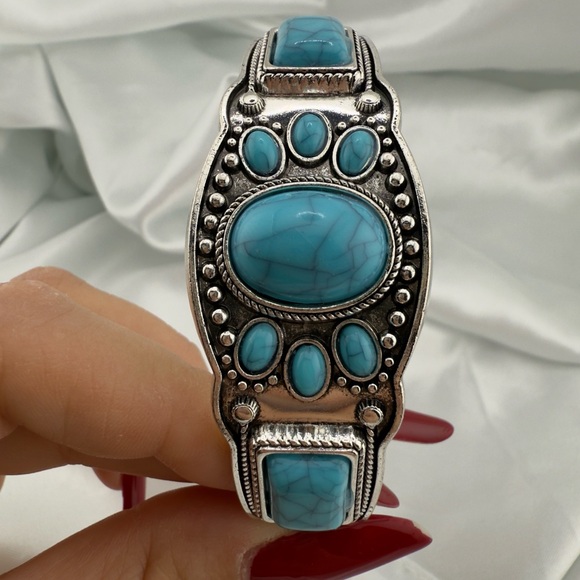 Anthropologie Jewelry - Antique Vintage Turquoise Stone Color Silver Women's Bracelet
